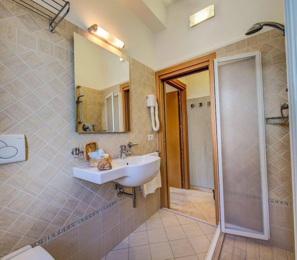 Comfort Quadruple Room photo 3