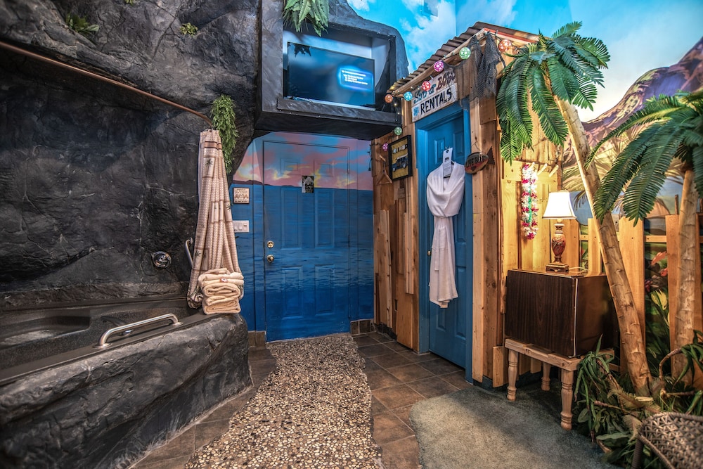 Room (Hawaiian Hideaway) - Photo 8