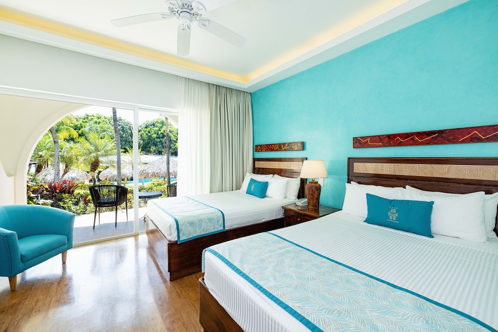 Tropicana Pool View Full Beds - Photo 1
