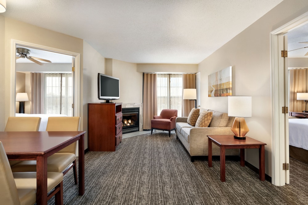 2-Bedroom Suite, Hearing Accessible - Photo 2