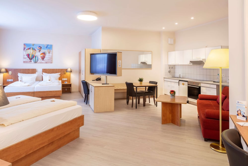 Family Room, Multiple Beds