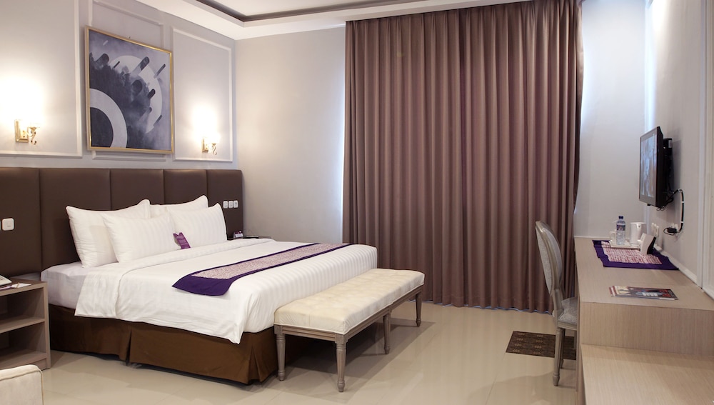 Suite, 1 Double Bed, City View photo 1