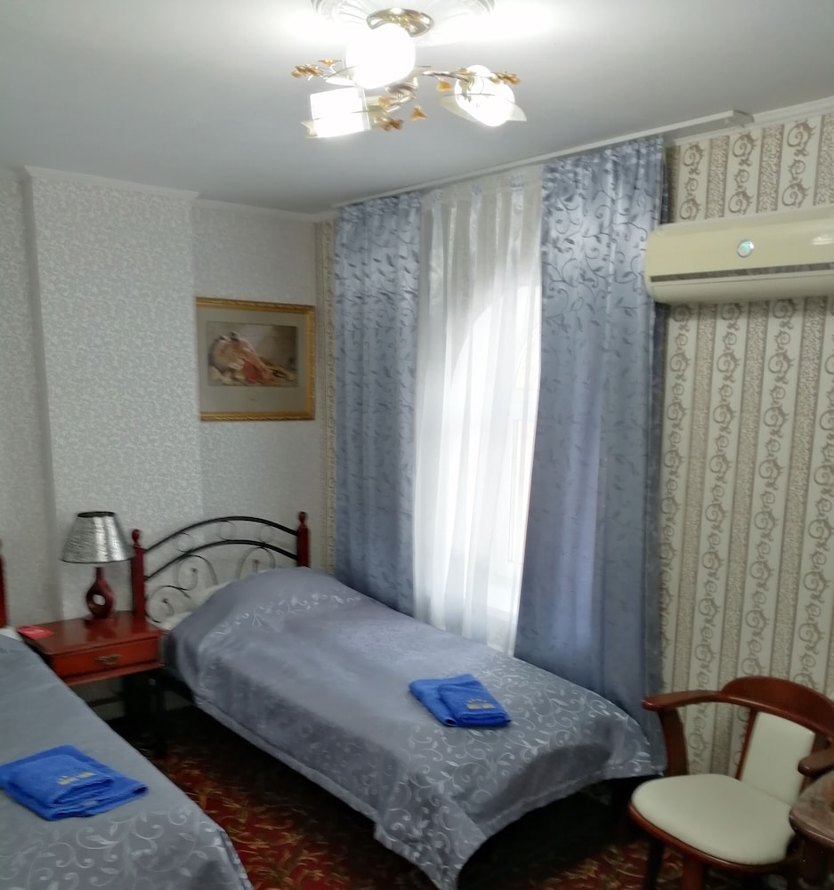 Standard Twin Room, 1 Bedroom, Refrigerator photo 1