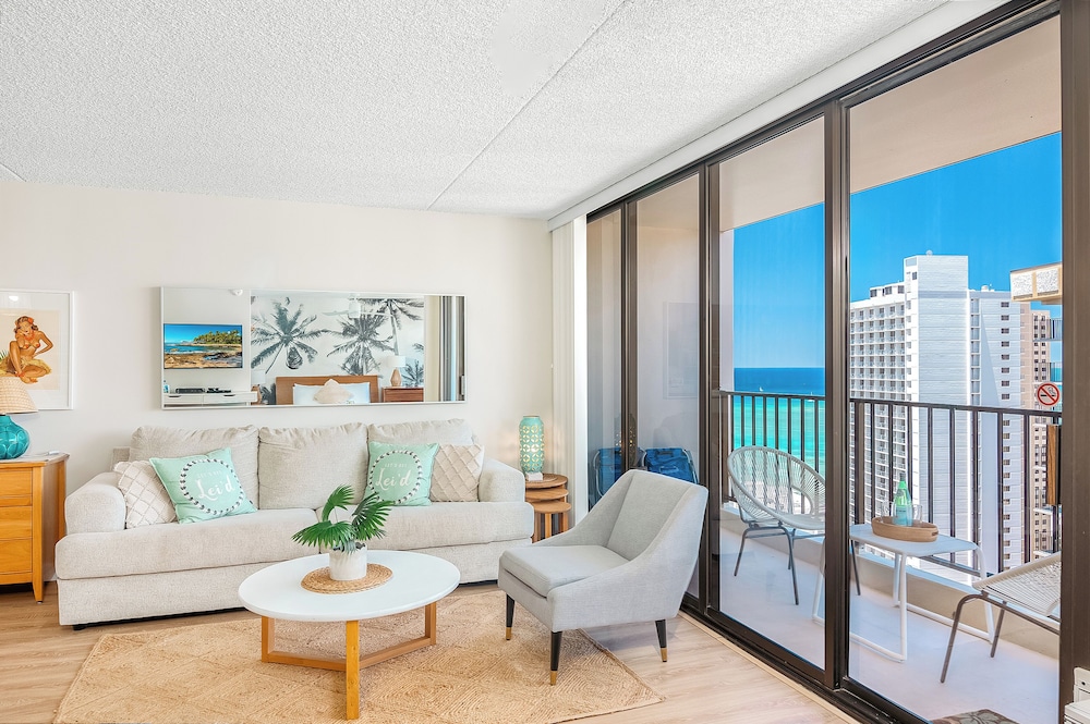 Premium Remodeled Condo with Ocean View and Parking: Premium Apartment, 1 Queen Bed with Sofa bed, Ocean View (0161) photo
