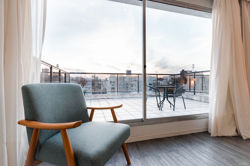 Superior Penthouse, 1 Queen Bed, Non Smoking, City View, photo 6