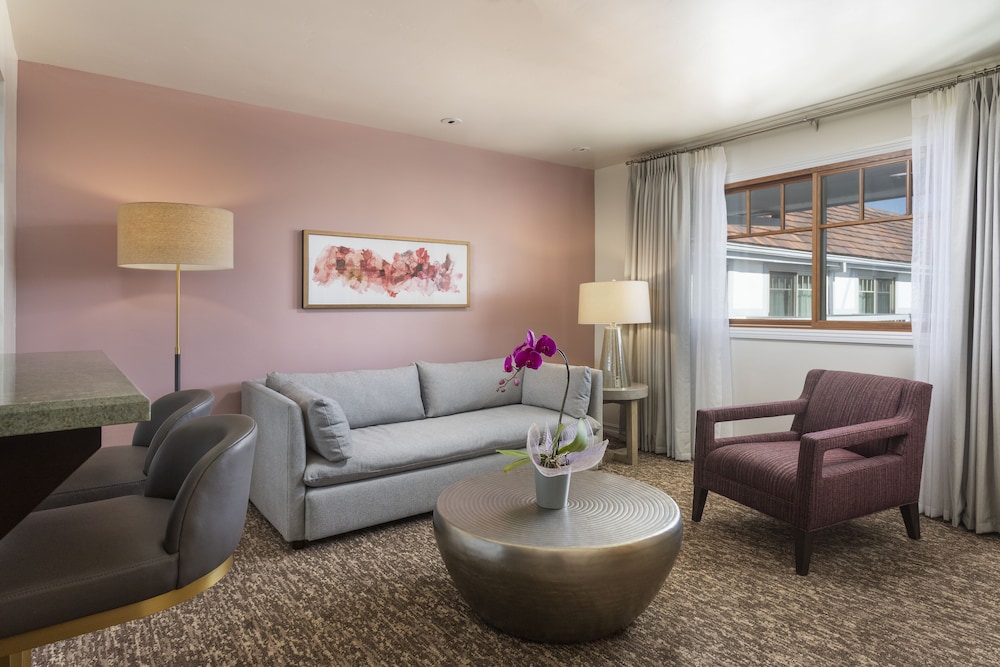 Suite, Multiple Beds - Photo 2