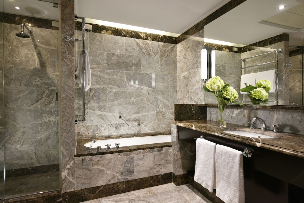 Deluxe Double Or Twin Room - Photo 5