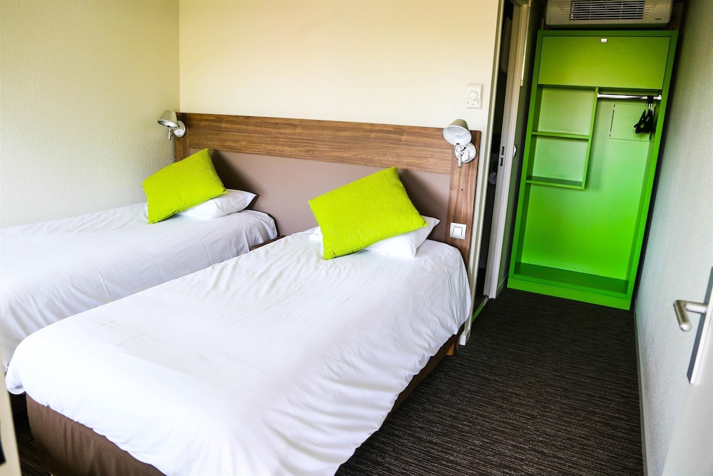 Standard Room, 2 Twin Beds - Photo 3