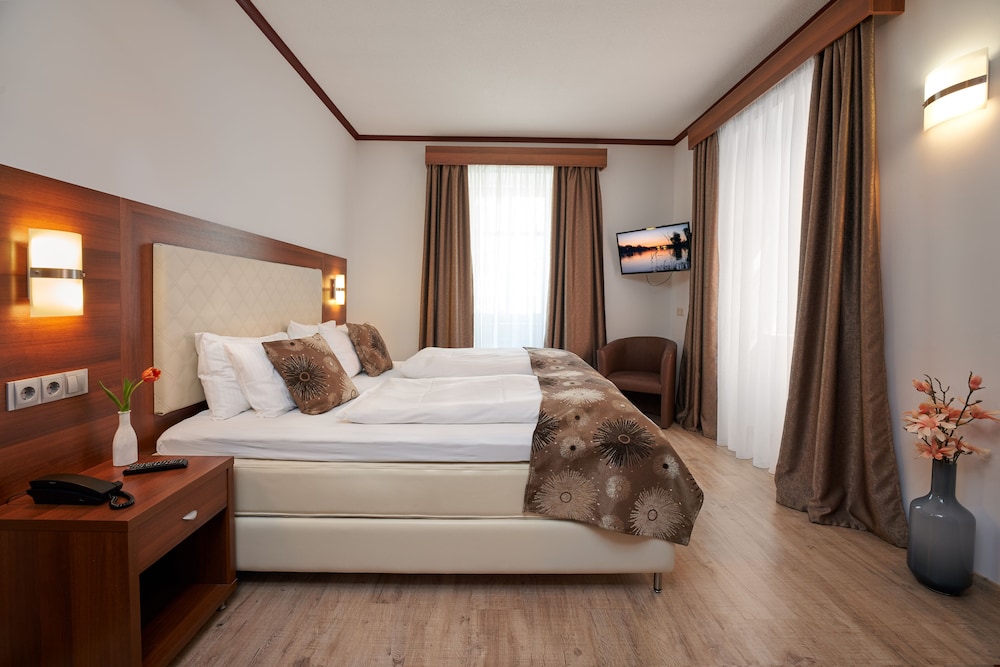 Double or Twin Room photo 1