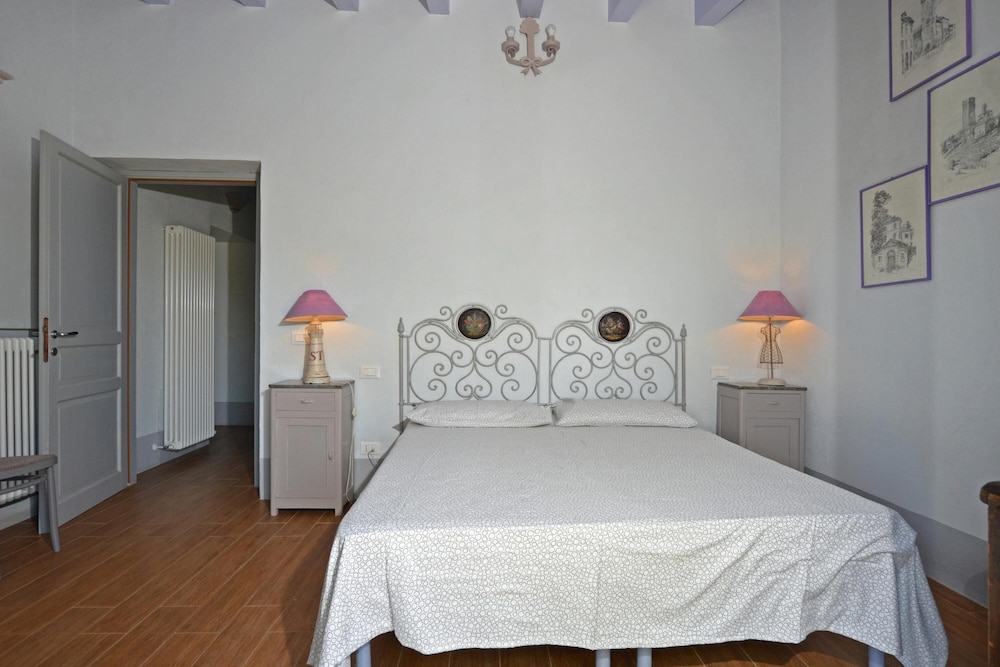 Family Villa, Multiple Bedrooms, Mountainside (Villa Borgiano)