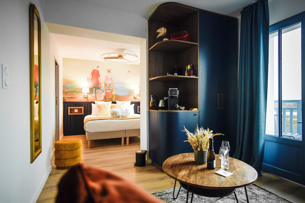 Standard Suite, Balcony, Canal View photo 1