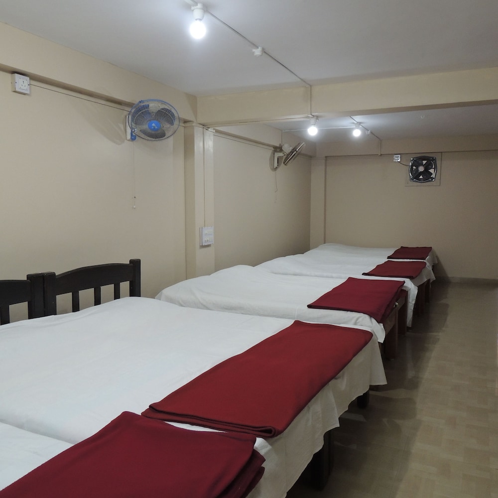 Business Shared Dormitory, Mixed Dorm, Shared Bathroom, City View photo 3