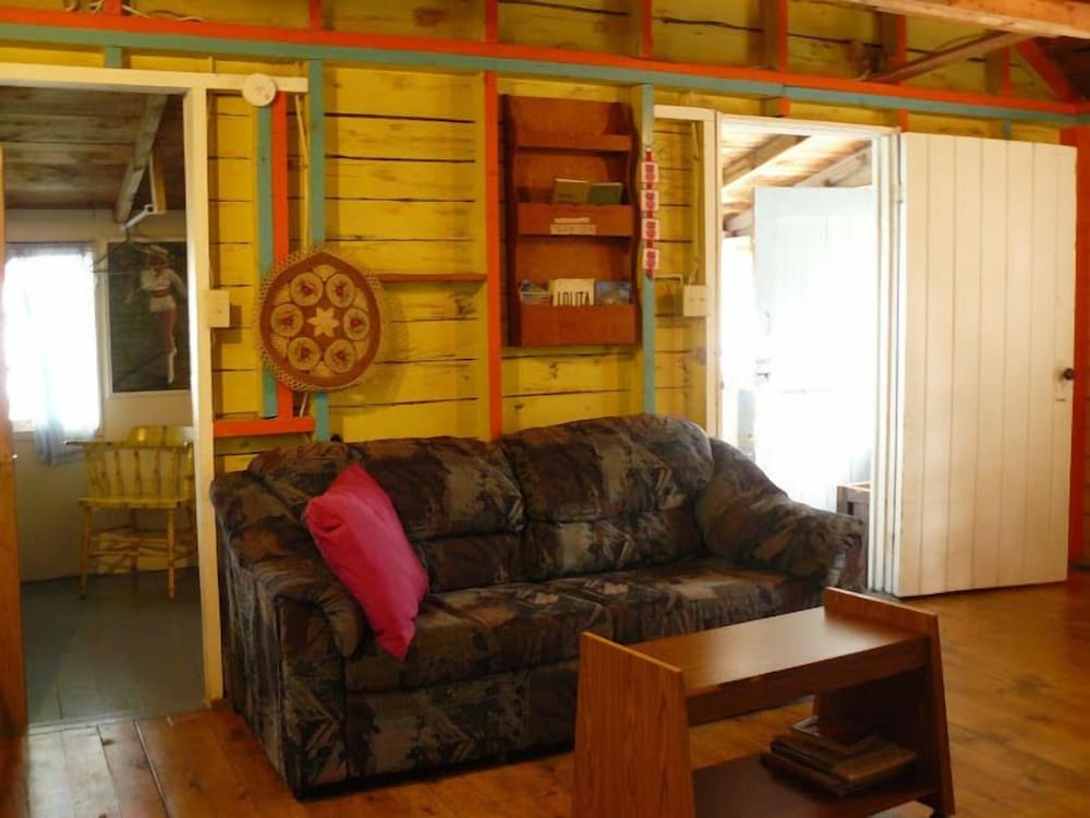 Traditional Cottage, 2 Bedrooms, Kitchen, Bay View (Waterfront Cottage 3) photo 1