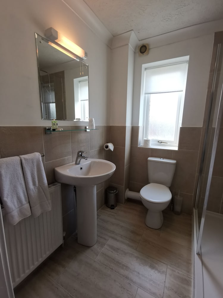 Standard Double Room, Accessible, Ensuite - Photo 6