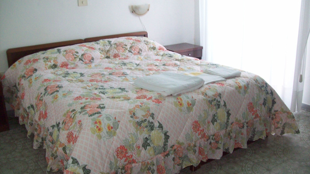 Economy Double or Twin Room, Balcony photo 1