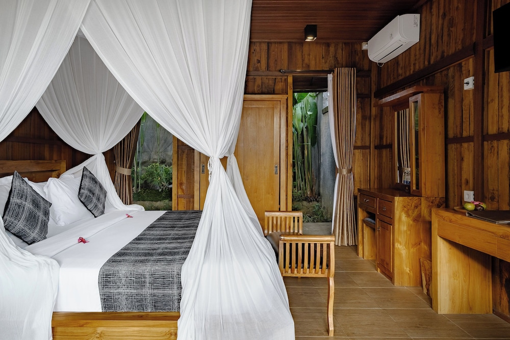 One Bedroom Wooden Pool Villa with Valley View photo 2
