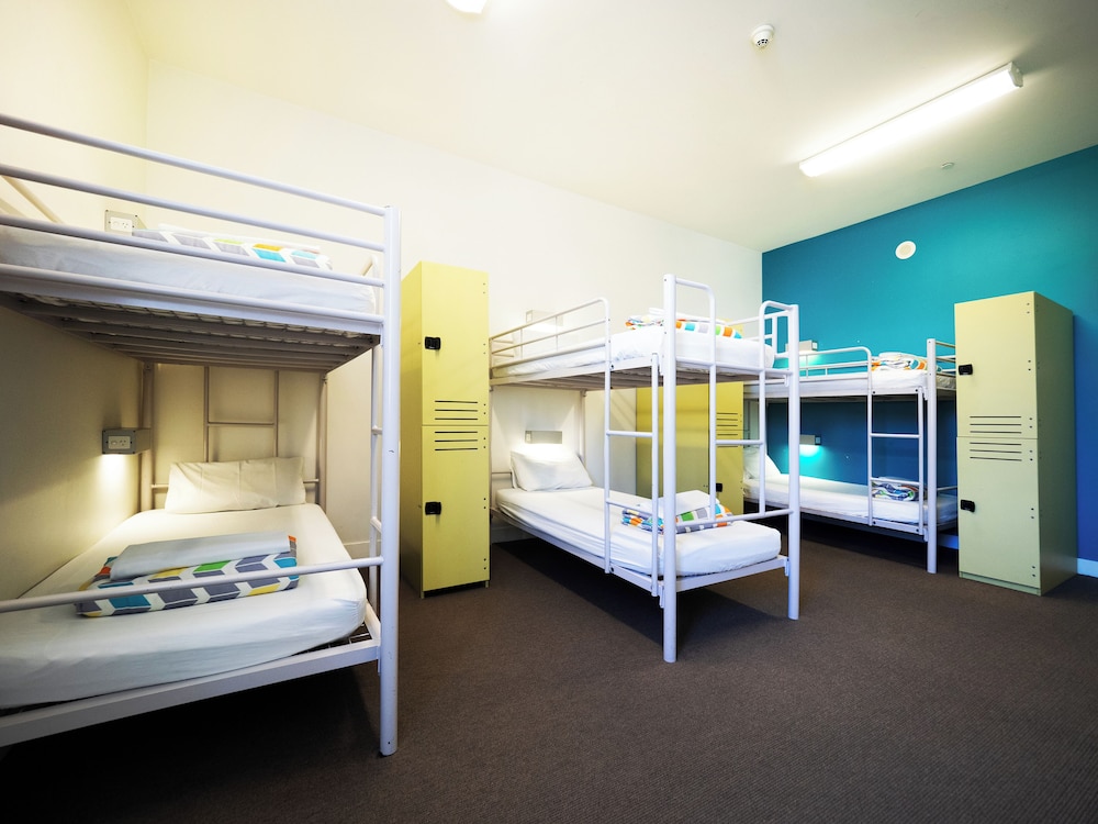 Bed in 6-Bed Female Dormitory with Ensuite