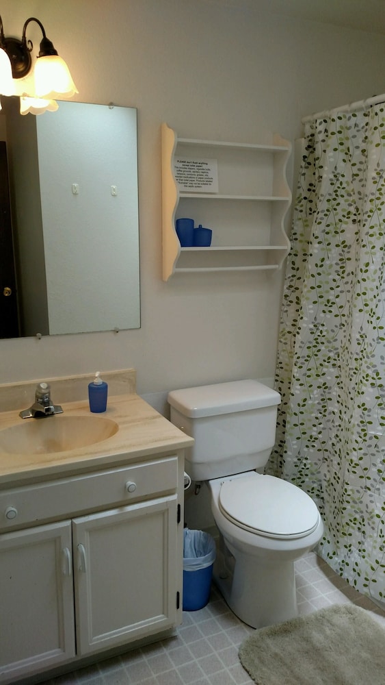 House, Multiple Beds, Sea View (123 - Mutiny Bay Waterfront House) photo 3
