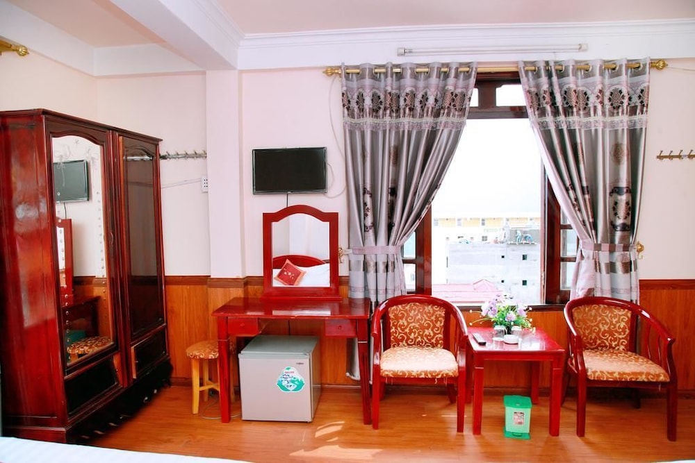 Family Room photo 2
