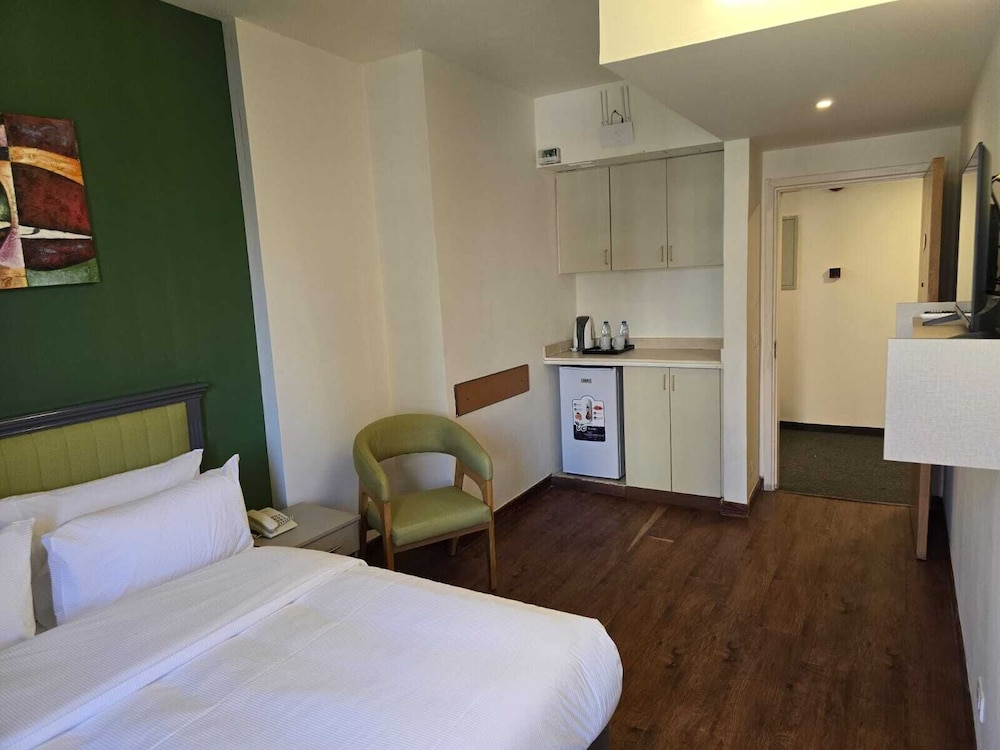 Standard Double Room, Balcony, City View photo 3