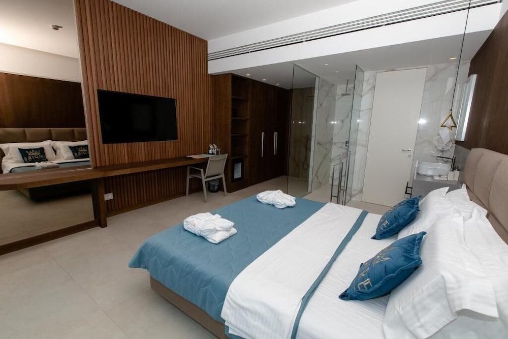 Junior Studio Suite, Beach View (And Pool View) photo 2