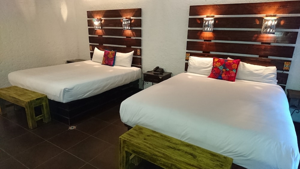 Superior Suite, 2 Queen Beds, Oceanfront