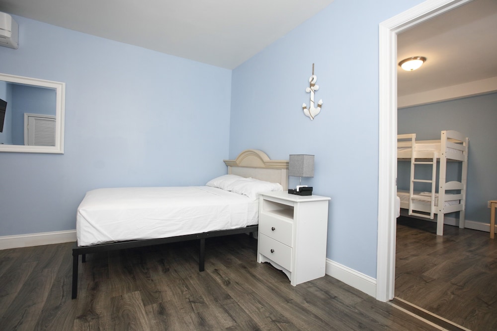 Basic Apartment photo 1