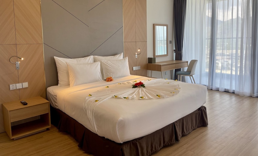 Deluxe Double Room, Ocean View - Photo 1