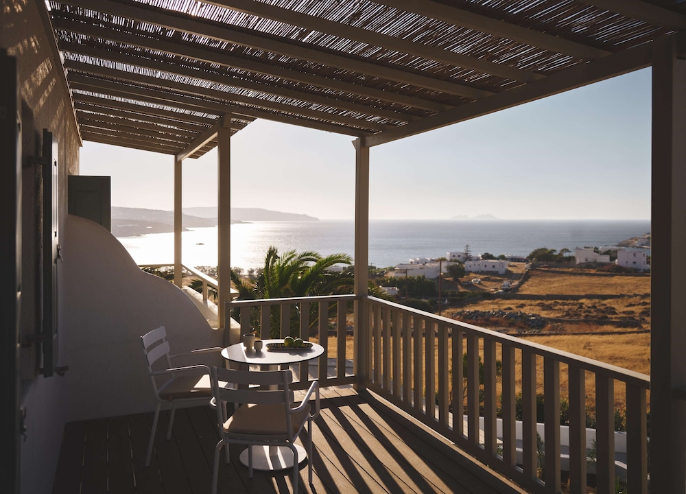 Evergreen One Bedroom Suite Sea View with Balcony - Photo 4