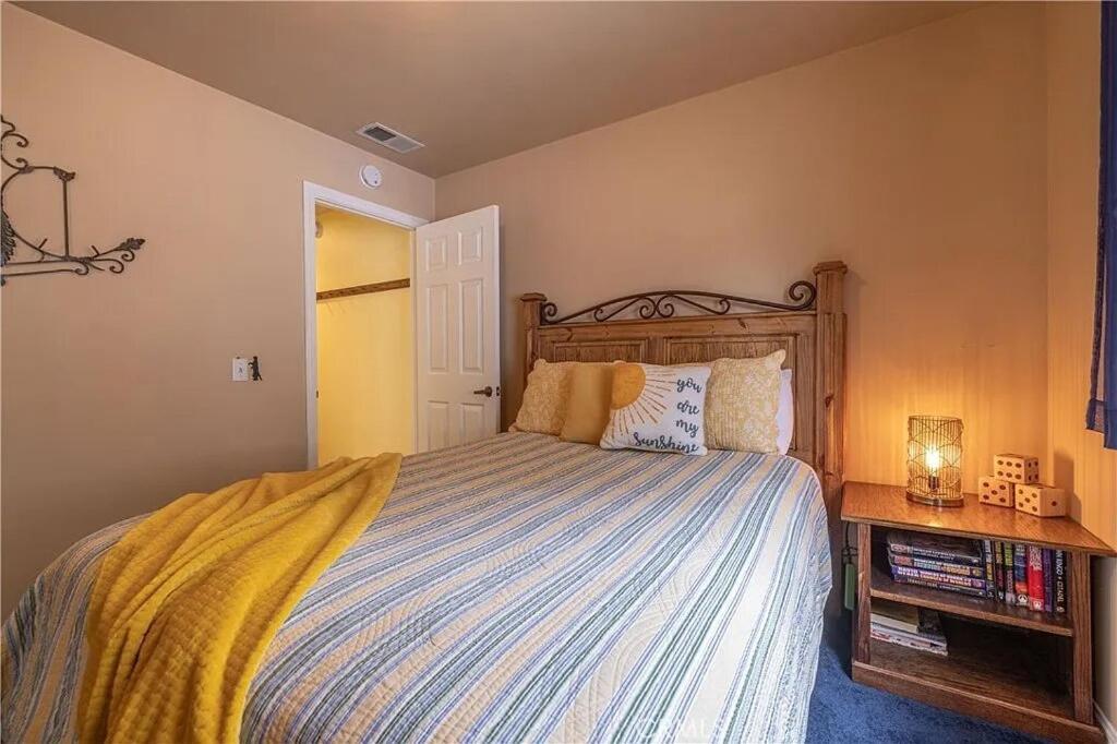 Two-Bedroom House photo 3