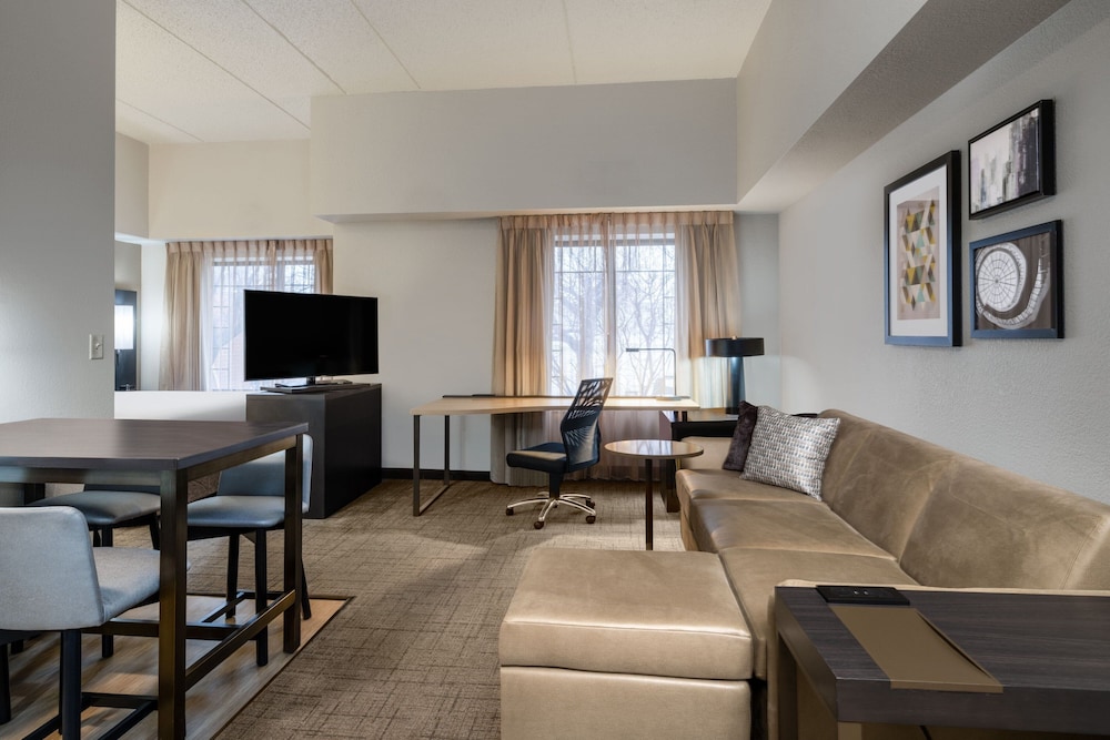 Studio, 1 Queen Bed with Sofa bed (Hearing Accessible) - Photo 1