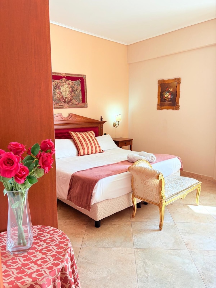 Superior Double or Twin Room - Photo 1