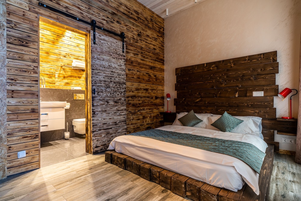 Superior Room, 1 King Bed, Non Smoking