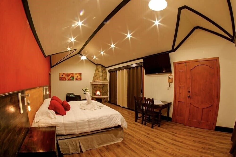 Premium Cabin, Hot Tub, Mountain View