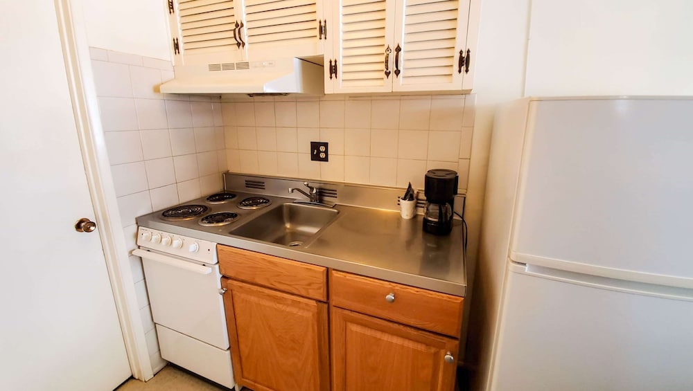 Studio Suite, 2 Queen Beds, Non Smoking, Kitchenette photo 3