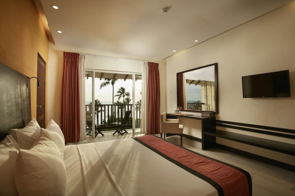 Deluxe Room, Sea View - Photo 1