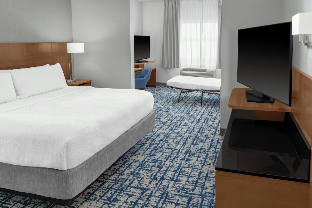 Fairfield Inn and Suites by Marriott Calhoun, Photo 3