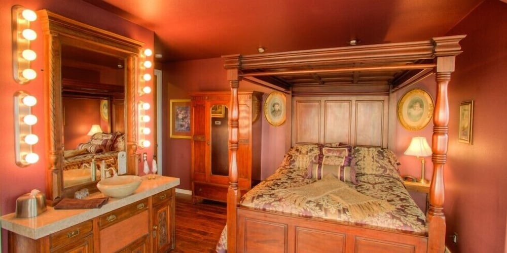 Deluxe Room, 1 Queen Bed, Jetted Tub, Beach View