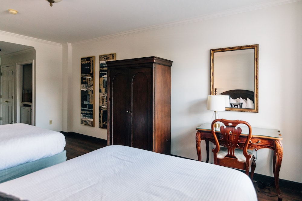 Room, 2 Queen Beds, Non Smoking photo 2