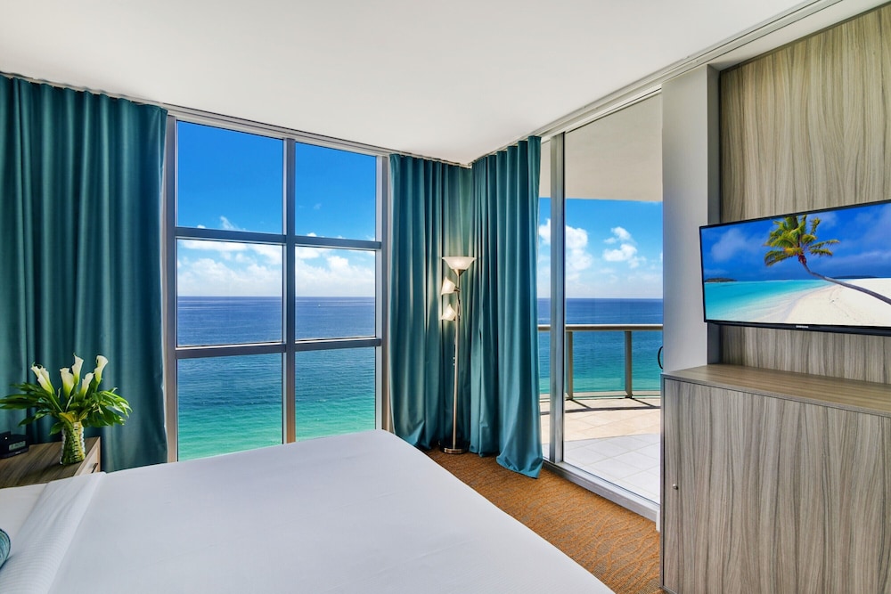 Luxury Penthouse, 2 Bedrooms, Ocean View, Beachfront - Photo 3