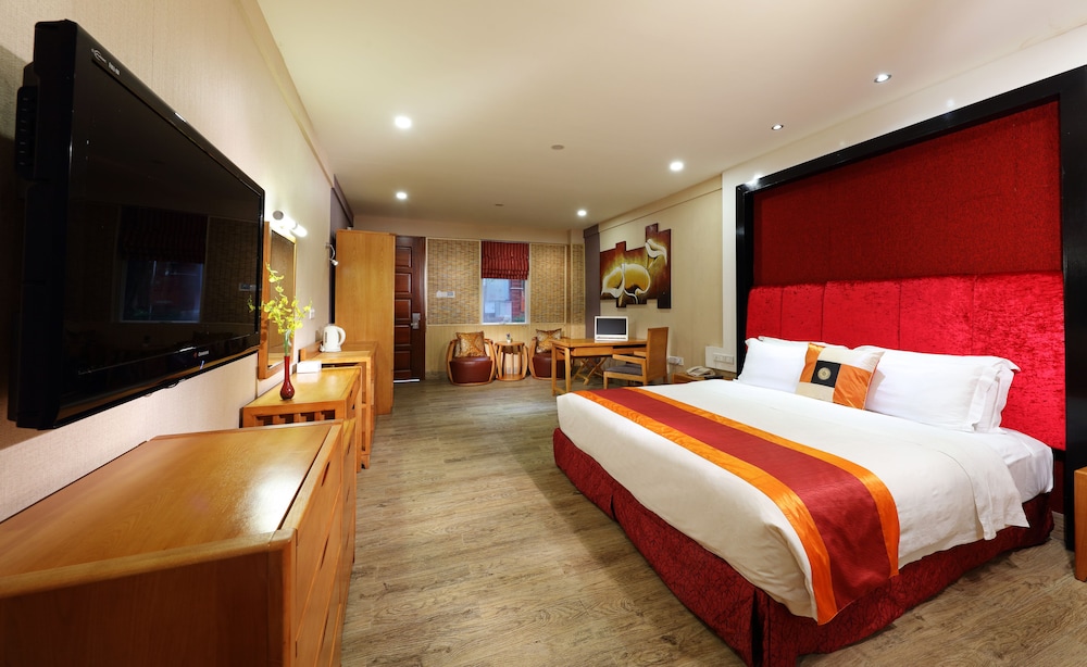 Business Room, 1 Queen Bed - Photo 1