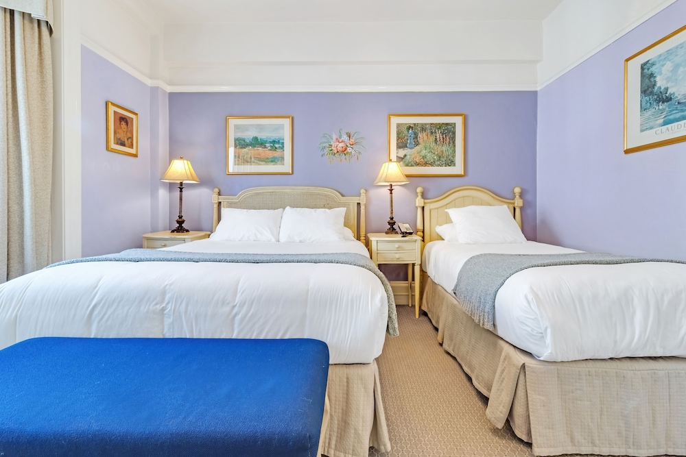 Room - Photo 4