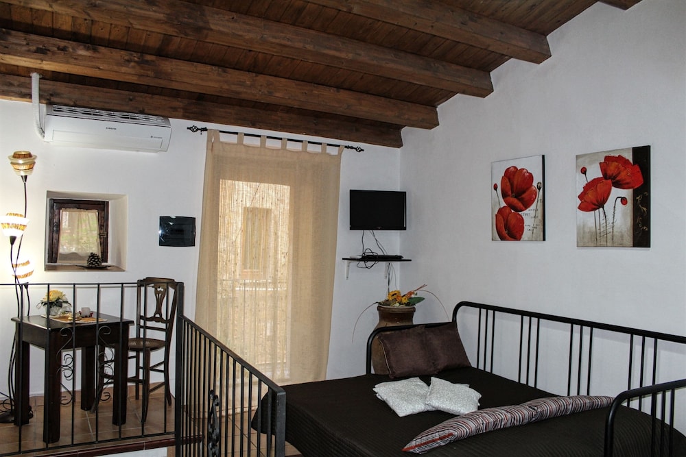 Apartment, 2 Bedrooms, Kitchen photo 2