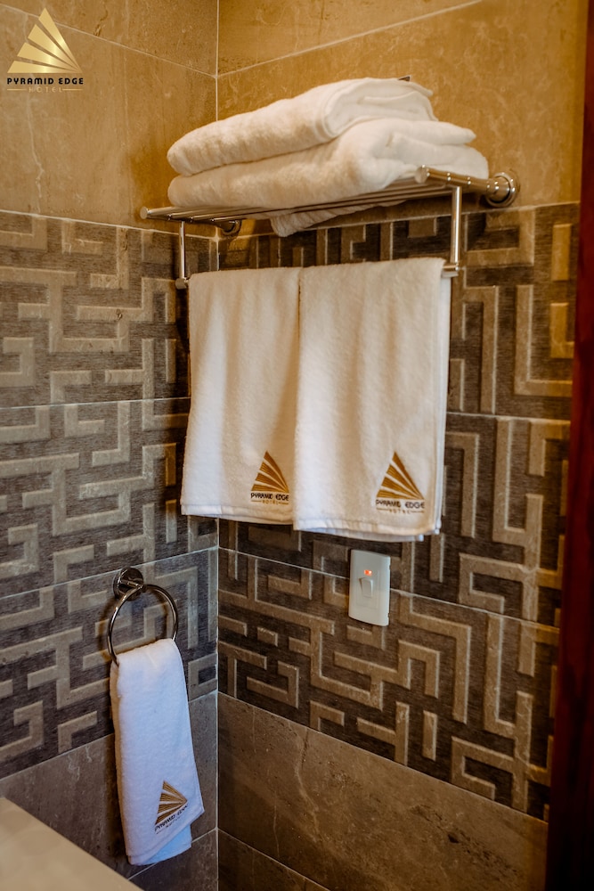 Executive Suite, Jetted Tub (Pyramids View) - Photo 10