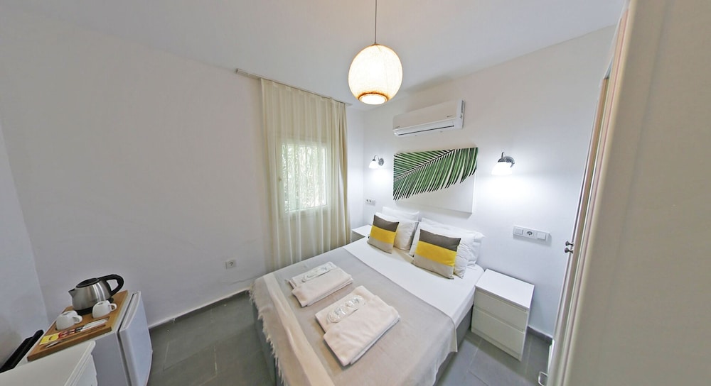 Family Room, 2 Bedrooms photo 1