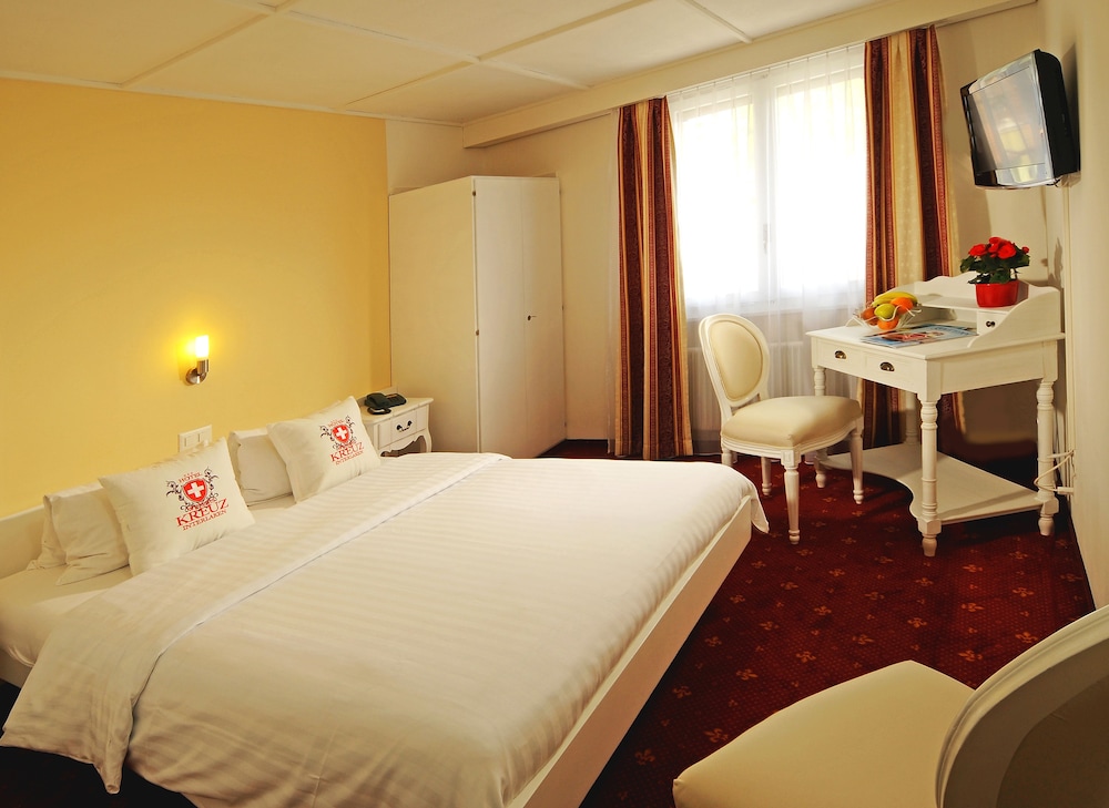 Standard Double or Twin Room - Photo 13