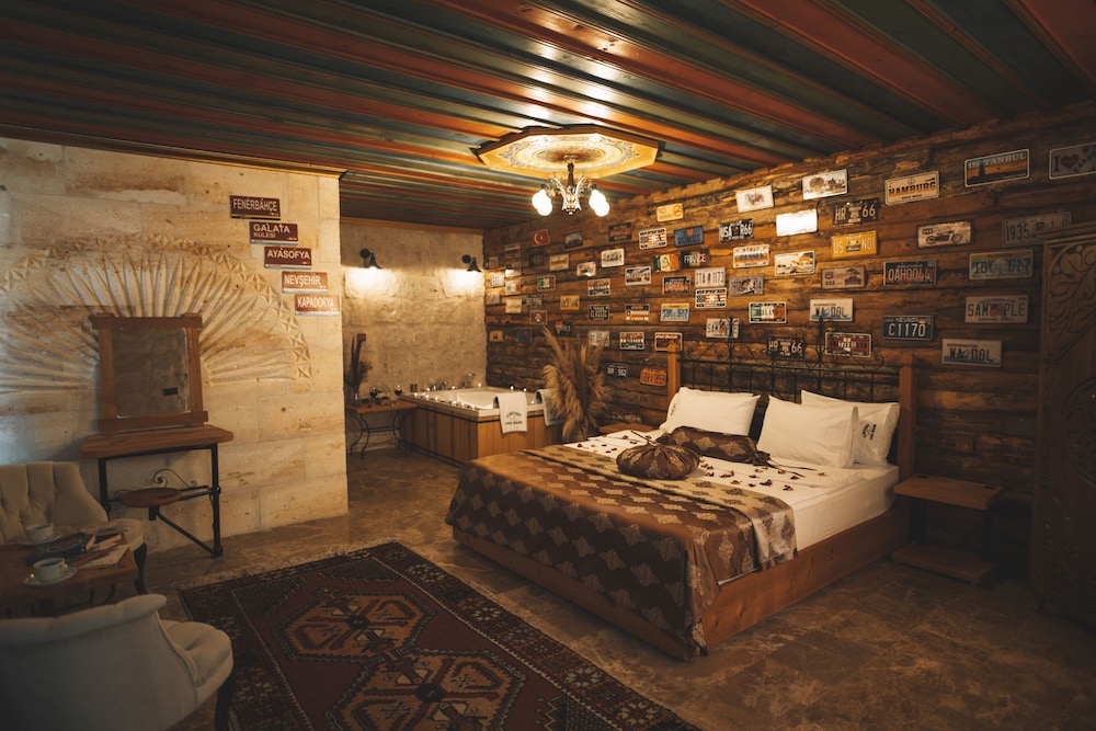 Royal Room photo 1