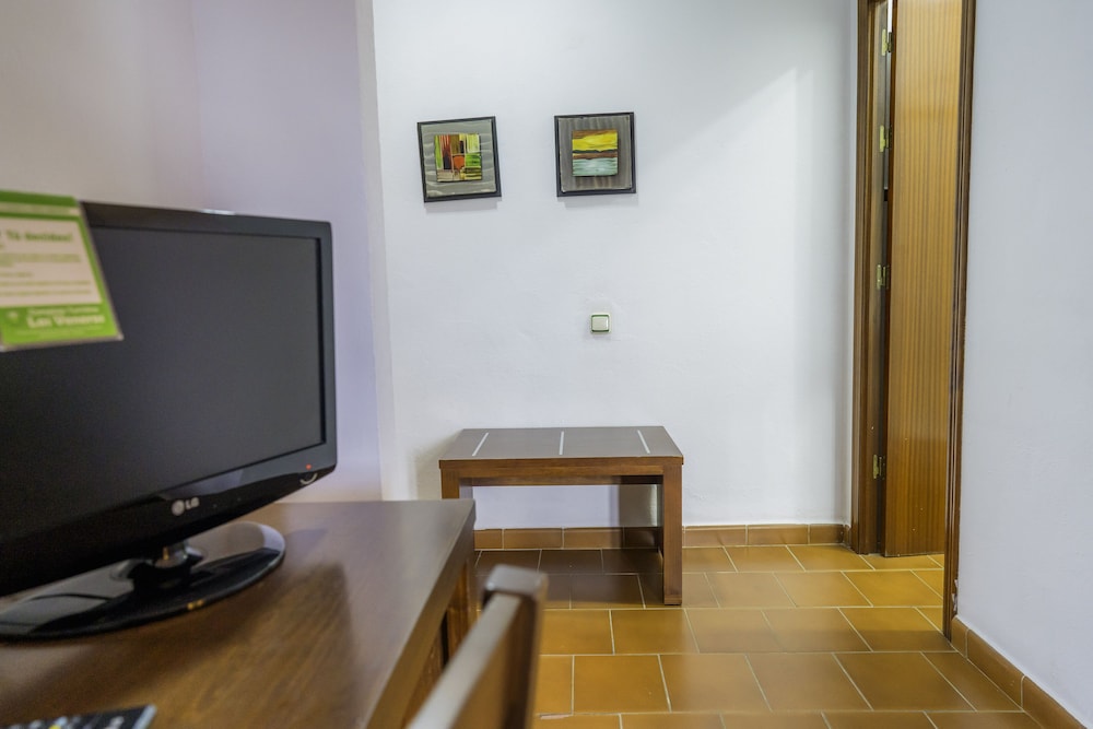 Double Room Single Use - Photo 7