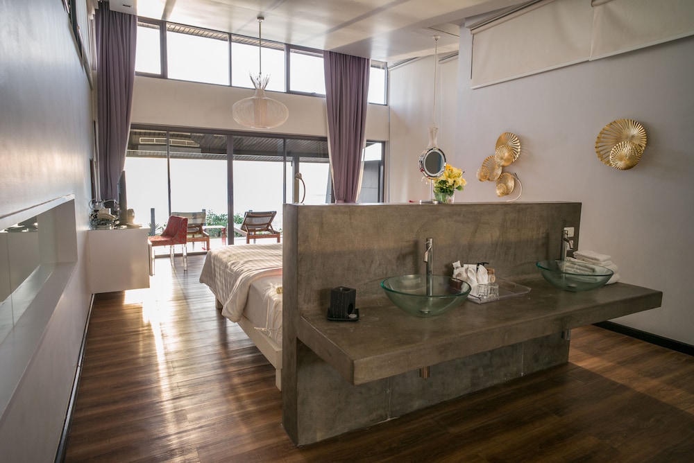 The Privilege Suite with Spectacular Sea View - Photo 12