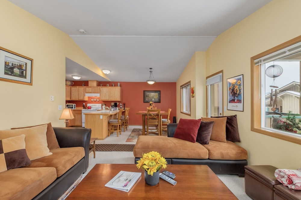 Condo, 3 Bedrooms photo 1